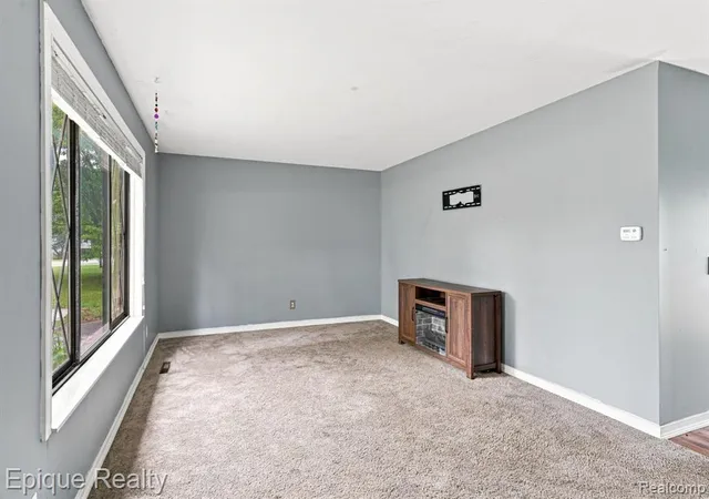 4th image of 8534 Tim Tam Trl, Flushing, MI 48433 | MLS# 61019646