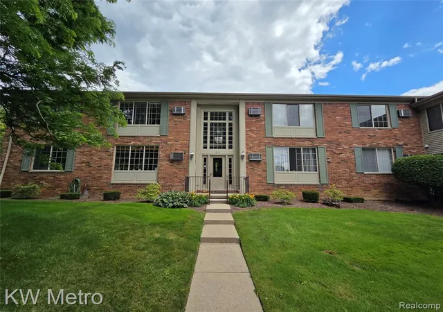 1st image of 500 Romeo Rd #122, Rochester, MI 48307 | MLS# 60943507