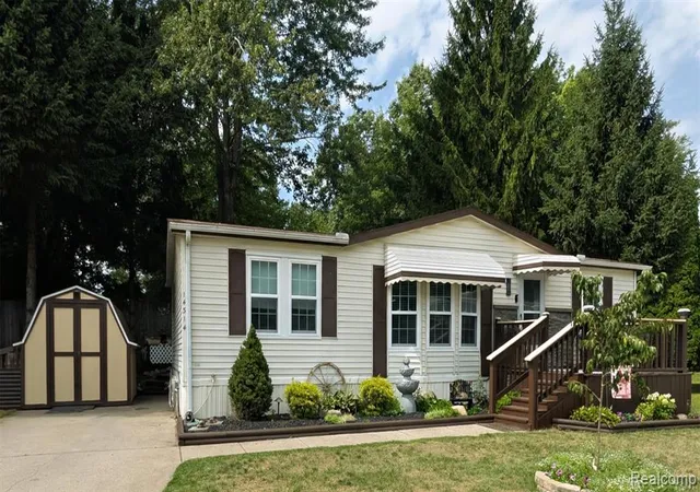 1st image of 14314 Cedar Cove Dr, Fenton, MI 48430 | MLS# 61023967