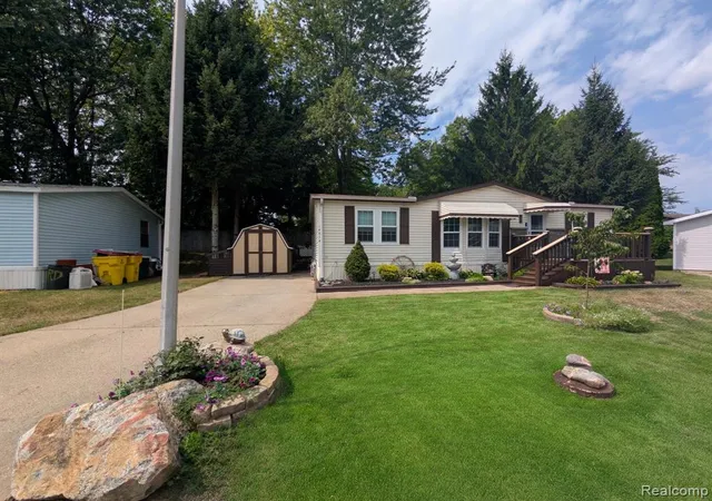 21st image of 14314 Cedar Cove Dr, Fenton, MI 48430 | MLS# 61023967