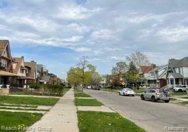 11th image of 3018 Burlingame St, Detroit, MI 48206 | MLS# 60207405