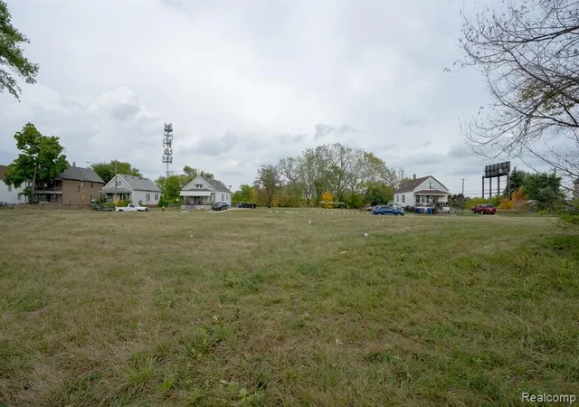 Photo 1 of Land for sale at 9833 Russell St, Detroit, MI 48211 1049 | MLS# 60940327 | Listing updated on 2026-09-17