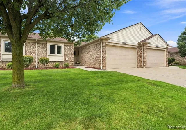 Photo 34 of Sale Pending at 45625 Elm Tree Ln, Shelby Township, MI 48315 | MLS# 61019556 | Listing updated on 2026-09-03