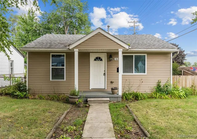 Photo 1 of Single family home for sale at 1821 E Hazelhurst St, Ferndale, MI 48220 2848 | MLS# 61024919 | Listing updated on 2026-10-20