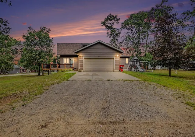 Photo 3 of Single family home for sale at 8794 S Spruce Ave, Newaygo, MI 49337 | MLS# 70555657 | Listing updated on 2026-09-14