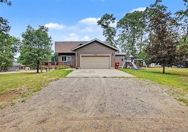 Photo 3 of Single family home for sale at 8794 S Spruce Ave, Newaygo, MI 49337 | MLS# 70555657 | Listing updated on 2026-09-14