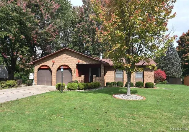 Homes for sale in Grand Blanc, MI | 3393 Brenthill Dr, Grand Blanc, MI 48439 | MLS# 61003484