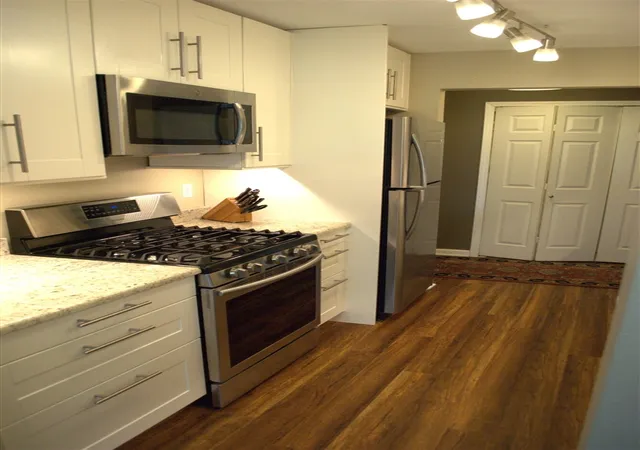 Photo 3 of Sale Pending at 101 Fieldcrest St #302, Ann Arbor, MI 48103 | MLS# 70545038 | Listing updated on 2026-08-28