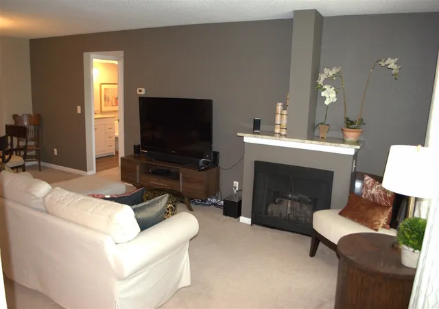 Listing Photo 5 - Condo for sale in building located at 101 Fieldcrest St, Ann Arbor, MI 48103 - Unit #302