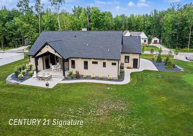 25th image of 3568 E Douglas Dr, Midland, MI 48642 | MLS# 50216764