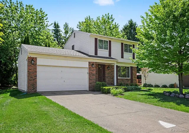 2nd image of 1683 Dancer Dr, Rochester Hills, MI 48307 | MLS# 61021000