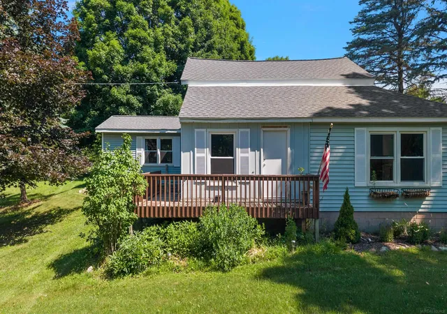 Photo 3 of Sale Pending at 149 Hunters Crk Rd, Metamora, MI 48455 | MLS# 50215016 | Listing updated on 2026-08-11