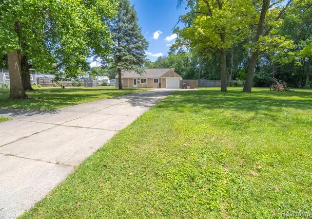 Homes for sale in Taylor, MI | 6301 Janet St, Taylor, MI 48180 | MLS# 61007913
