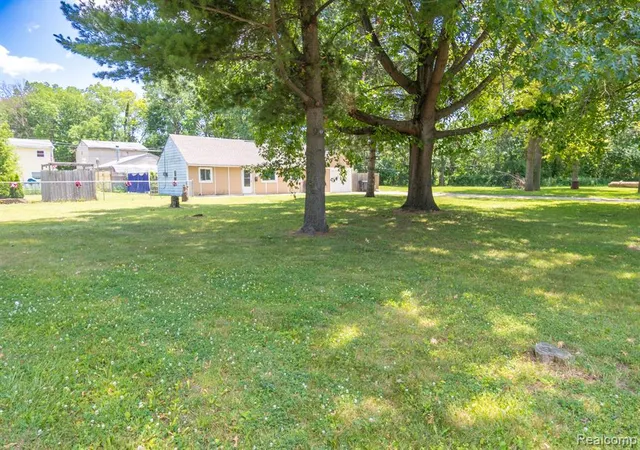 Homes for sale in Taylor, MI | 6301 Janet St, Taylor, MI 48180 | MLS# 61007913