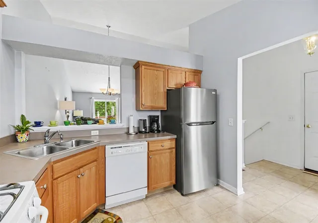 4th image of 1186 La Paloma Dr, Wyoming, MI 49509