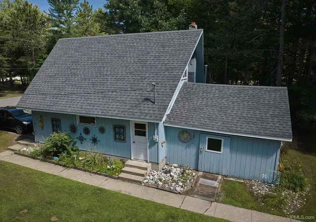 3rd image of 7629 W Rivers Bend Dr, Manistique, MI 49854 | MLS# 50219675