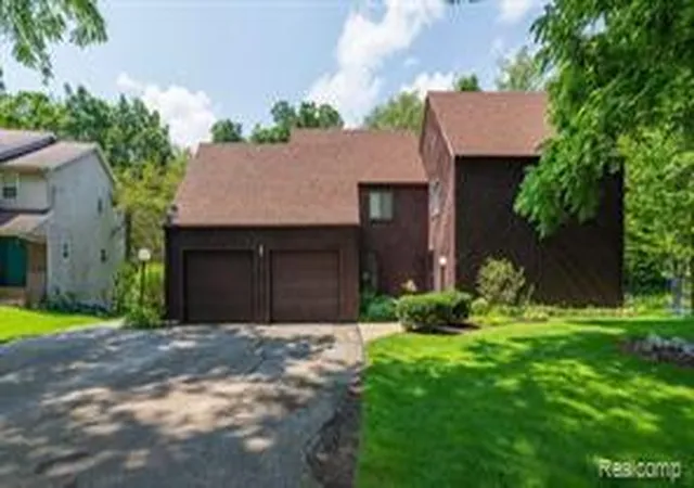 Homes for sale in Plainwell, MI | 279 Fairway Ct, Plainwell, MI 49080 | MLS# 61004653