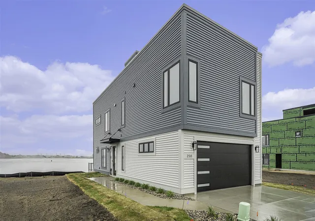 1st image of 258 Viridian Shrs Dr, Muskegon, MI 49440 | MLS# 70554409