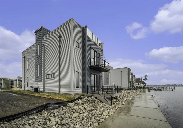 2nd image of 258 Viridian Shrs Dr, Muskegon, MI 49440 | MLS# 70554409