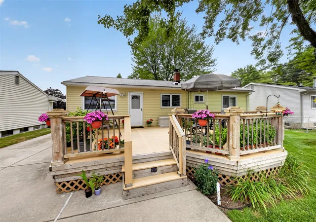 Photo 3 of Sale Pending at 9027 Butwell St, Livonia, MI 48150 | MLS# 70554289 | Listing updated on 2026-08-28
