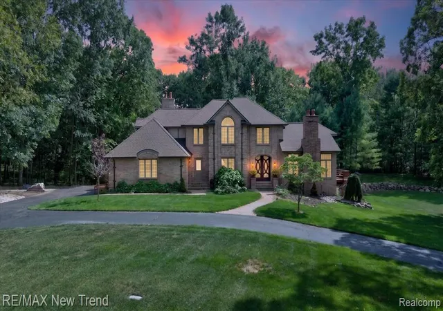 Photo 2 of Single family home for sale at 561 Valley Dr, Milford, MI 48381 3381 | MLS# 61025923 | Listing updated on 2026-09-07