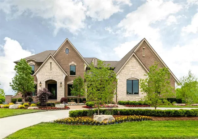 Photo 2 of Sale Pending at 7557 Dogwood Dr #E, Washington, MI 48095 | MLS# 50160285 | Listing updated on 2025-03-28
