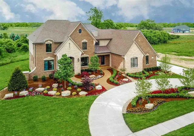Photo 3 of Sale Pending at 7557 Dogwood Dr #E, Washington, MI 48095 | MLS# 50160285 | Listing updated on 2025-03-28