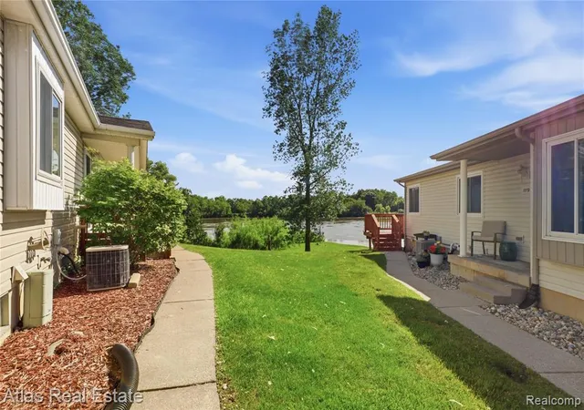 Homes for sale in Grand Blanc, MI | 1117 Lake Shore Cir, Grand Blanc, MI 48439 | MLS# 61002351