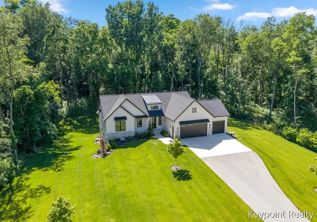 Homes for sale in Zeeland, MI | 4548 Winding Creek Ln, Zeeland, MI 49464 | MLS# 70541141