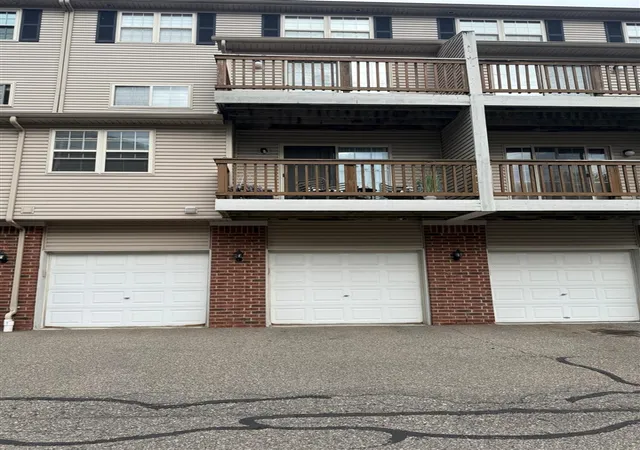Photo 3 of Condo for sale at 16896 Farmington Rd, Livonia, MI 48154 | MLS# 70555700 | Listing updated on 2026-09-14