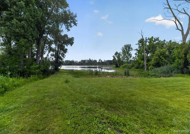 40th image of 554 Bluewater Dr, Holly, MI 48442 | MLS# 61010551