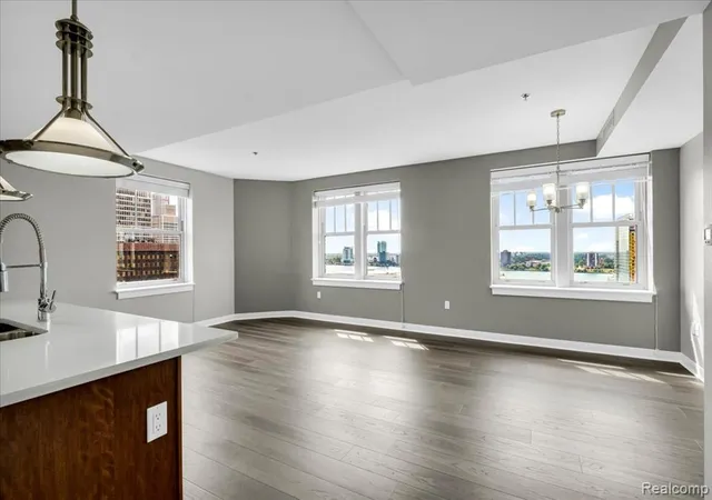 4th image of 525 W Lafayette Blvd #18E, Detroit, MI 48226 3122 | MLS# 61001827