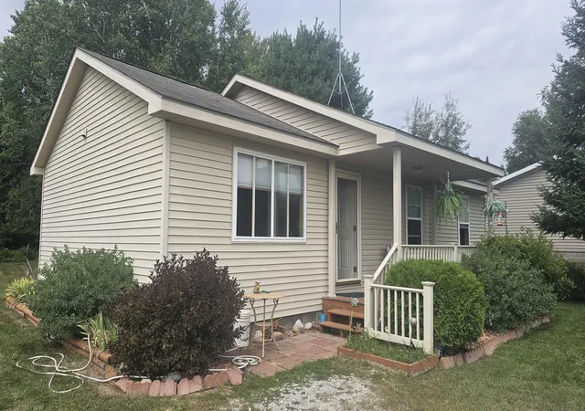 Photo 3 of Single family home for sale at 5453 Darby Wy, Gladwin, MI 48624 | MLS# 50219777 | Listing updated on 2026-09-02
