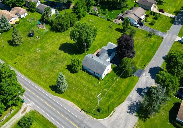 Homes for sale in Durand, MI | 9960 E Newburg Rd, Durand, MI 48429 | MLS# 50212889