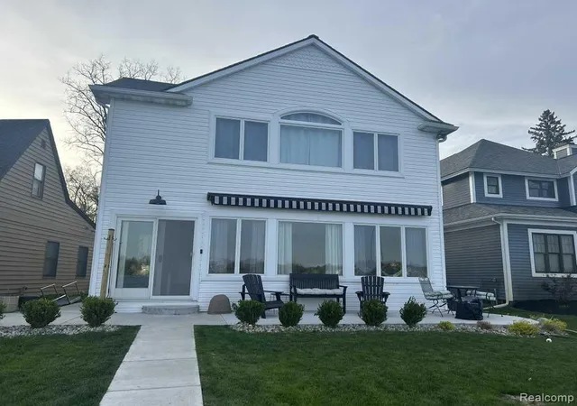 Photo 2 of Single Family Residence at 3274 Lakeview Dr, Highland, MI 48356 | MLS# 61002867 | | Sold on 2026-08-13