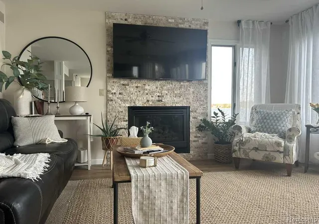Photo 3 of Single Family Residence at 3274 Lakeview Dr, Highland, MI 48356 | MLS# 61002867 | | Sold on 2026-08-13