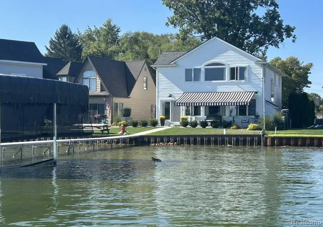 Photo 4 of Single Family Residence at 3274 Lakeview Dr, Highland, MI 48356 | MLS# 61002867 | | Sold on 2026-08-13