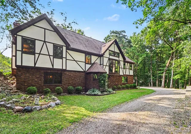 1st image of 6300 Raddatz Rd, Fowlerville, MI 48836 | MLS# 61022364
