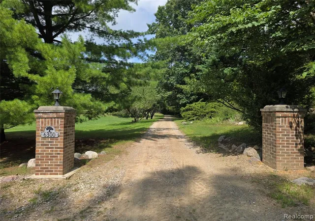 2nd image of 6300 Raddatz Rd, Fowlerville, MI 48836 | MLS# 61022364