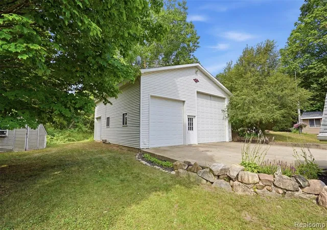 2nd image of 872 S Barnes St, Mason, MI 48854 | MLS# 61016544