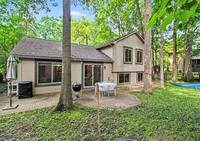 Photo 2 of Sale Pending at 3260 Olde Hickory Pl, Ann Arbor, MI 48104 | MLS# 70546908 | Listing updated on 2026-09-15