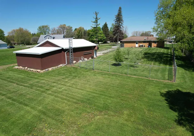 Homes for sale in Durand, MI | 10900 Lansing Rd, Durand, MI 48429 | MLS# 50209459