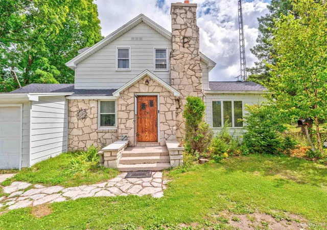 Photo 2 of Single family home for sale at 1820 S Little Harbor Rd, Manistique, MI 49854 | MLS# 50220364 | Listing updated on 2026-09-01