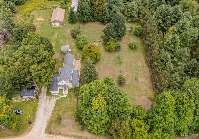 Photo 3 of Single family home for sale at 1820 S Little Harbor Rd, Manistique, MI 49854 | MLS# 50220364 | Listing updated on 2026-09-01