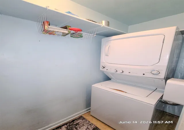 2nd image of 1048 Grenoble Ln, Lansing, MI 48917