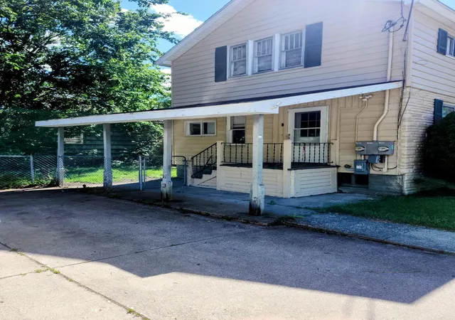 Homes for sale in Bay City, MI | 310 N Mountain St, Bay City, MI 48706 | MLS# 80069999