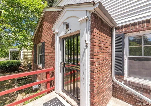 Photo 4 of Sale Pending at 5306 Marseilles St, Detroit, MI 48224 | MLS# 60157545 | Listing updated on 2025-06-20