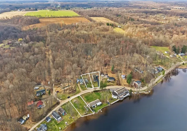 3rd image of 3136 Baseline Rd, Gobles, MI 49055 | MLS# 70522558