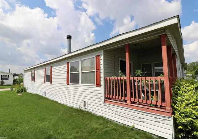 Homes for sale in Clinton Township, MI | 23157 Grey Gables Dr, Clinton Township, MI 48036 | MLS# 50214660