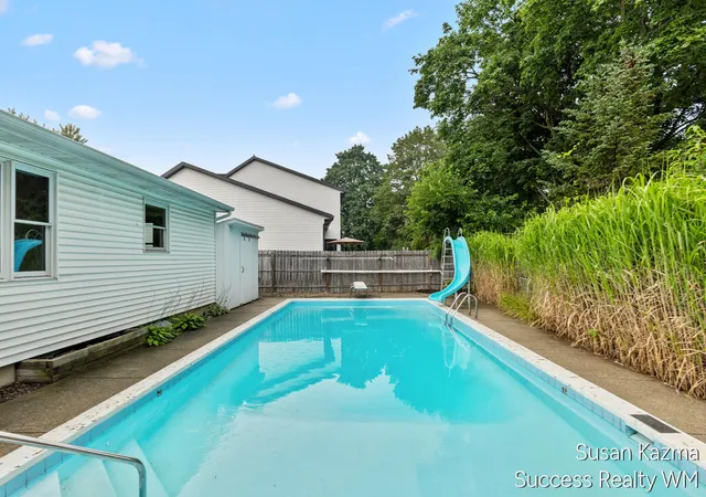 Photo 2 of Sale Pending at 4425 Lucas Dr, Grandville, MI 49418 | MLS# 70550680 | Listing updated on 2026-08-26
